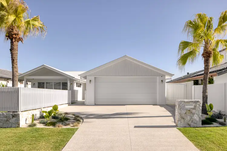 17 Peter Blondell Drive, Mermaid Waters QLD 4218