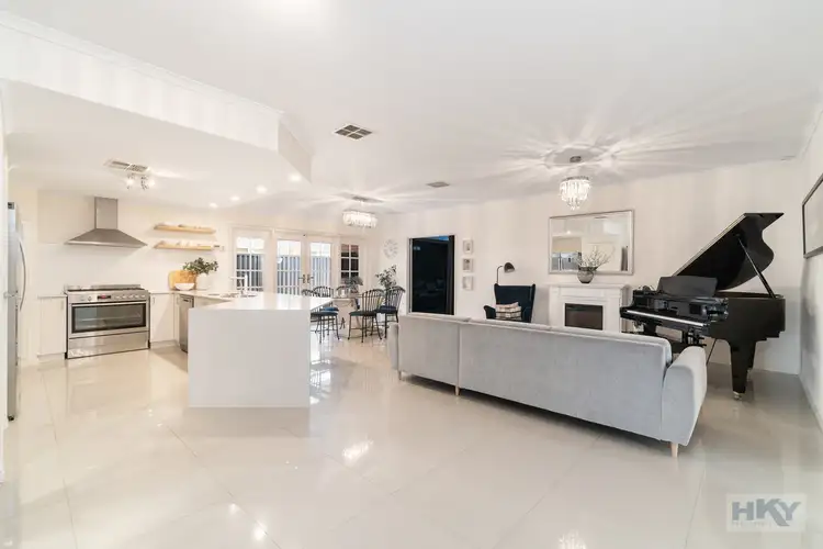 16 Whitehart Entrance, Aveley WA 6069