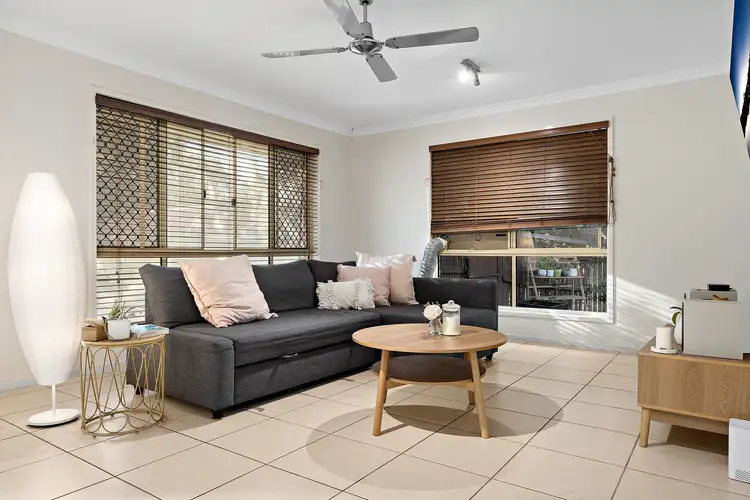 8 Latrobe Street, Fitzgibbon QLD 4018