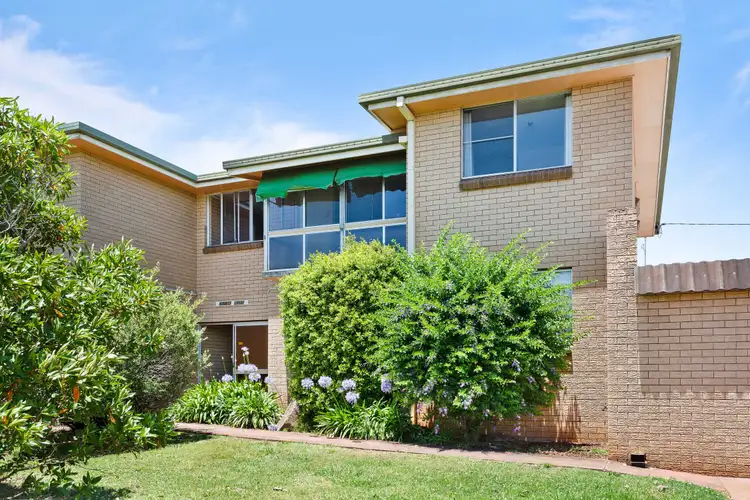 4/128 Curzon Street, Rangeville QLD 4350