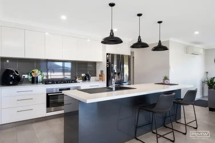 Third view of Homely house listing, 8 Zingara Court, Lammermoor QLD 4703