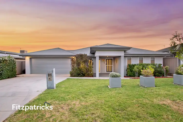 21 Mullagh Crescent, Boorooma NSW 2650