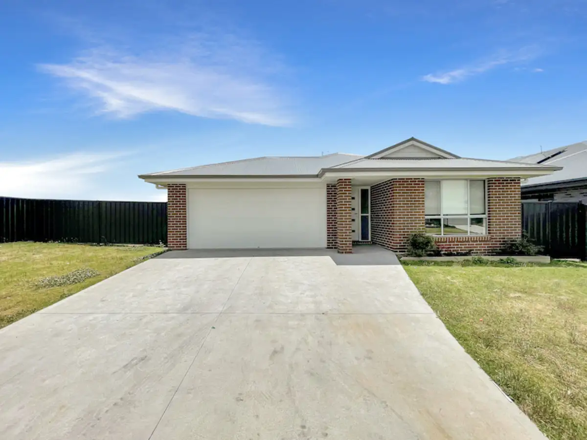 Main view of Homely house listing, 8 Madeleine Drive, Goulburn NSW 2580
