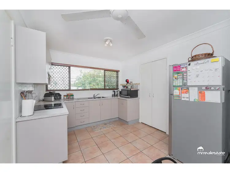 Fourth view of Homely semi-detached listing, 1 & 2/33 Beaney Street, Kawana QLD 4701