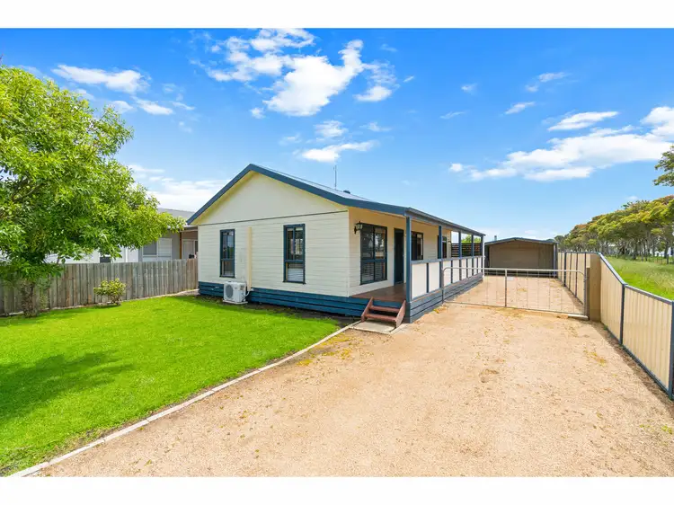 4 Government Road, Seaspray VIC 3851