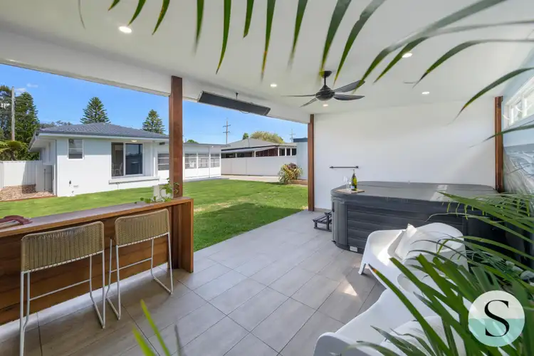 127 Park Avenue, Caves Beach NSW 2281