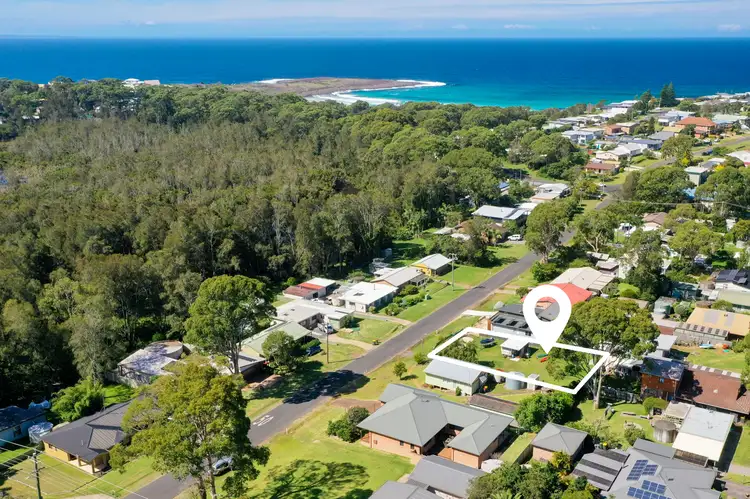 8 Lurnea Avenue, Bawley Point NSW 2539