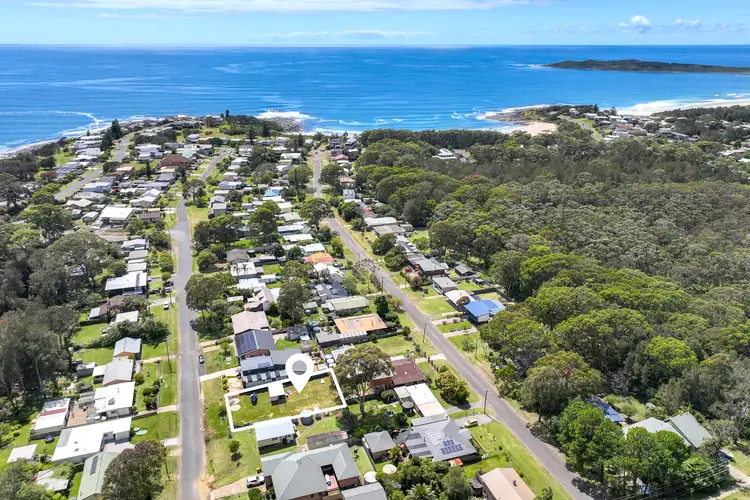 8 Lurnea Avenue, Bawley Point NSW 2539