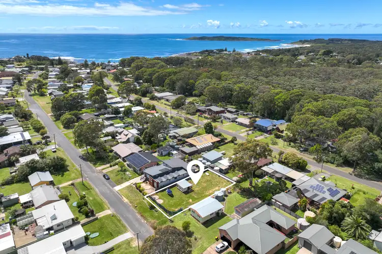 8 Lurnea Avenue, Bawley Point NSW 2539