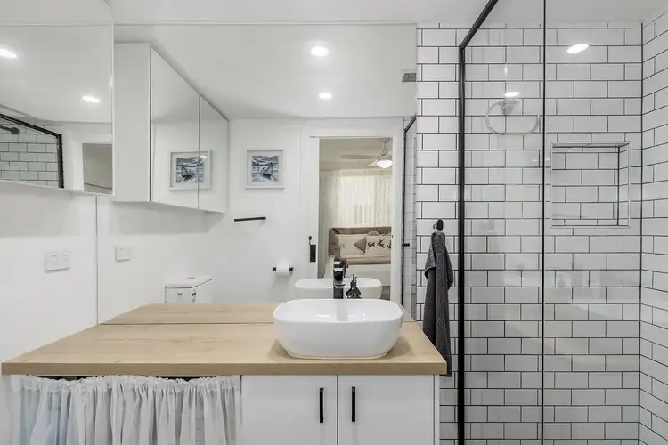 8/15 Jubilee Avenue, Broadbeach QLD 4218
