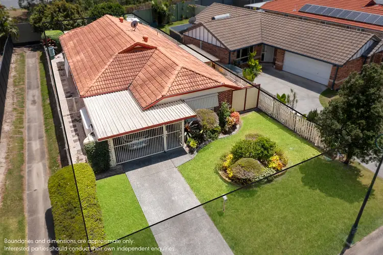 18 Queen Charlotte Court, Mudgeeraba QLD 4213