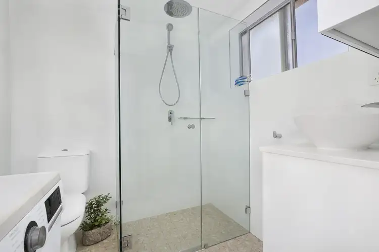 Third view of Homely apartment listing, 2/5-7 Rocklands Road, Wollstonecraft NSW 2065