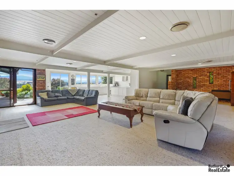 Fifth view of Homely house listing, 10 Wingeretta Close, Forest Grove NSW 2795