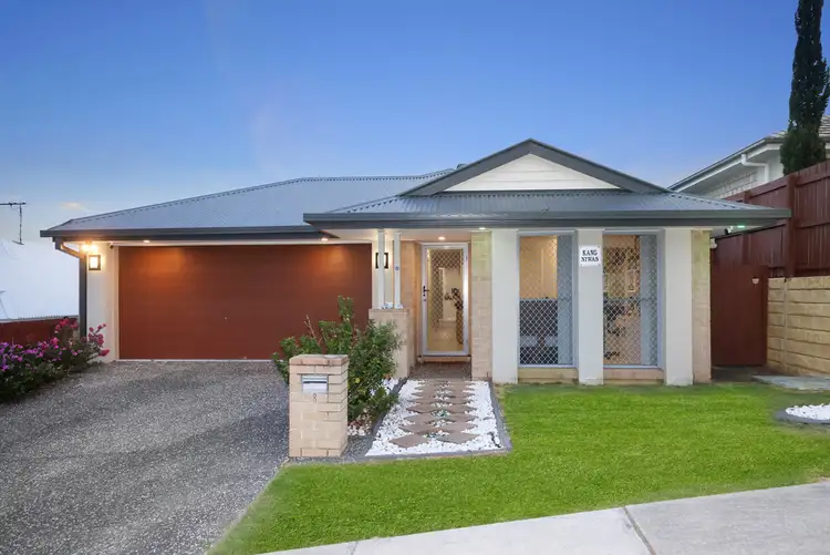 8 Oxenham Circuit, Augustine Heights QLD 4300