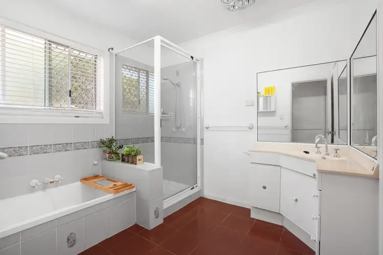 Seventh view of Homely house listing, 10 Reliance Court, Clinton QLD 4680