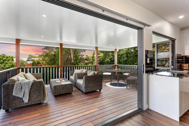 5 Amanda Street, Scarborough QLD 4020