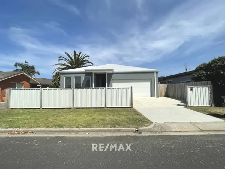 13 Clarkes Road