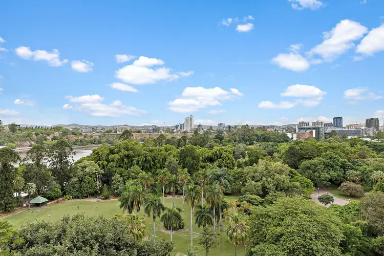 100/204 Alice Street