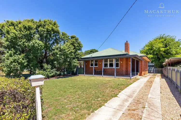 82 Fernleigh Road, Mount Austin NSW 2650