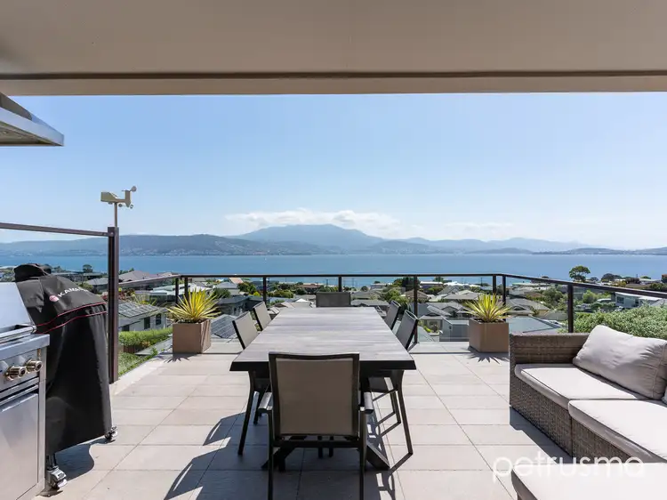 717 Oceana Drive, Tranmere TAS 7018