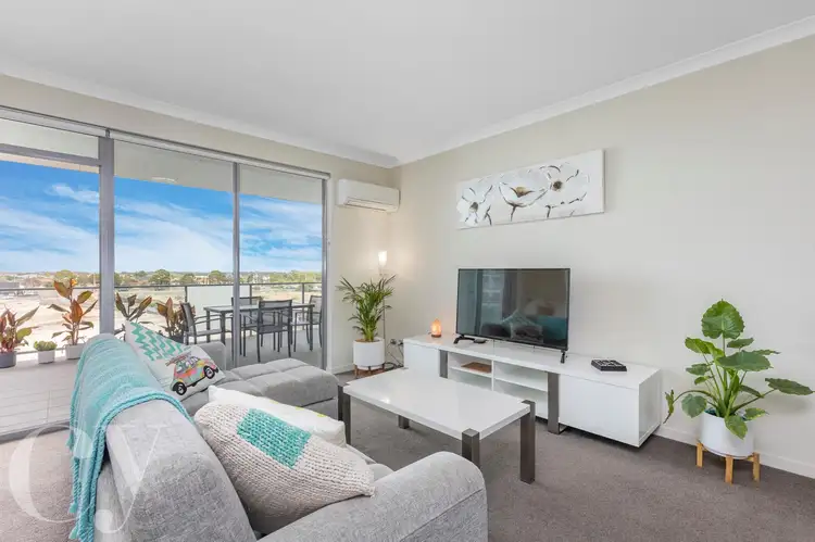 512/25 Malata Crescent, Success WA 6164