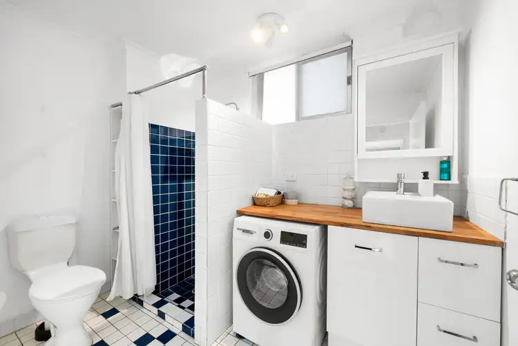 Sixth view of Homely unit listing, 2/30 Cork Street, Yeronga QLD 4104