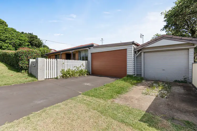 2 Wellsley Street, North Toowoomba QLD 4350