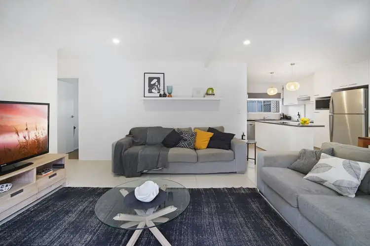 Main view of Homely semi-detached listing, 2/1960 Gold Coast Highway, Miami QLD 4220