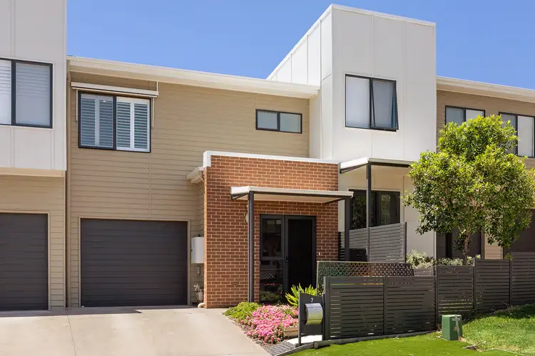 7 Ryhope Street, Mount Hutton NSW 2290