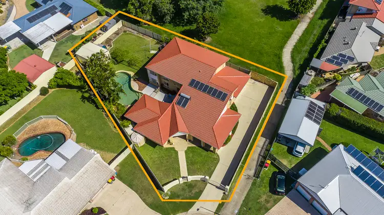 1 Oakmont Street, Rothwell QLD 4022