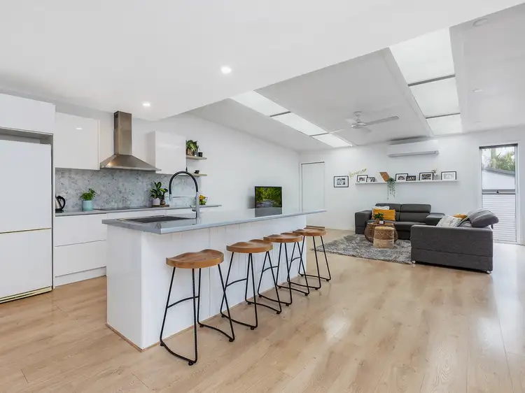 28 Spencer Road, Mannering Park NSW 2259