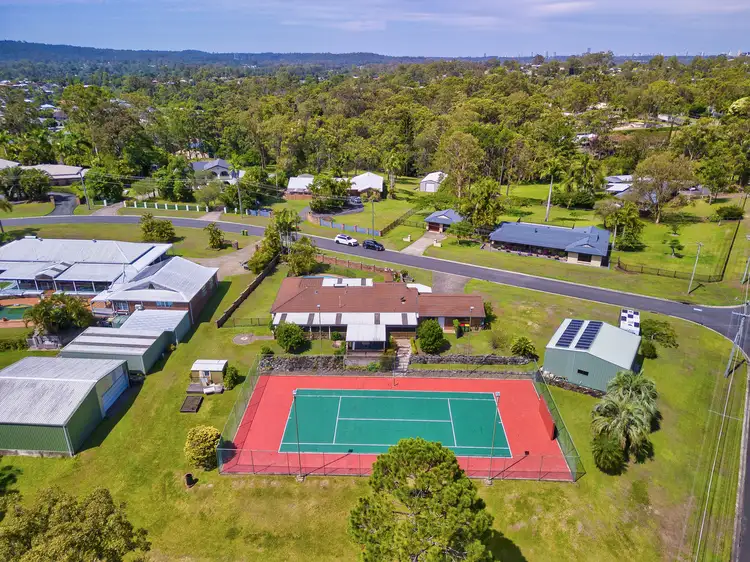 2 Innisfail Road