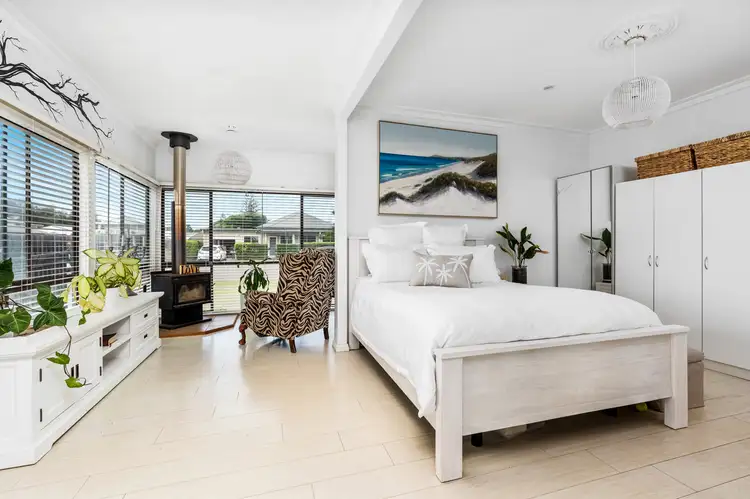52 Manly Parade, The Entrance North NSW 2261