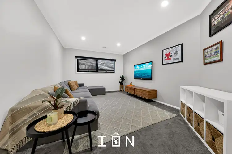 Fifth view of Homely house listing, 100 Grandvue Boulevard, Pakenham VIC 3810