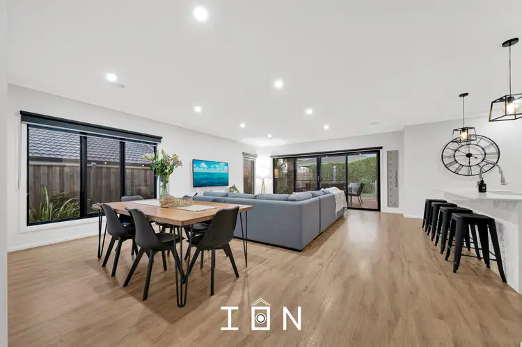 Sixth view of Homely house listing, 100 Grandvue Boulevard, Pakenham VIC 3810