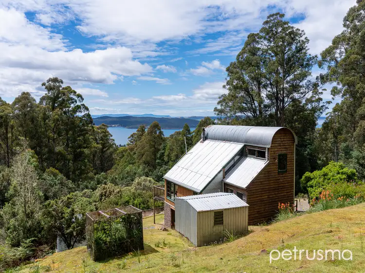 300 Llantwit Road, Woodbridge TAS 7162