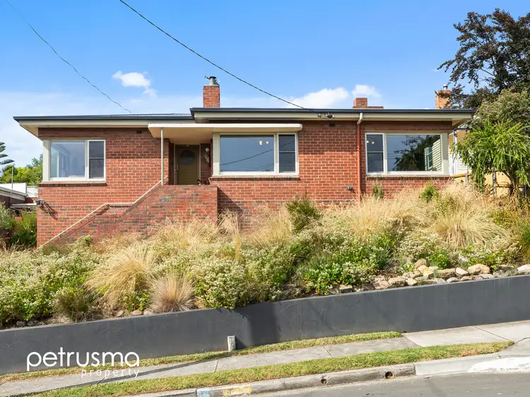 160 Augusta Road, Lenah Valley TAS 7008