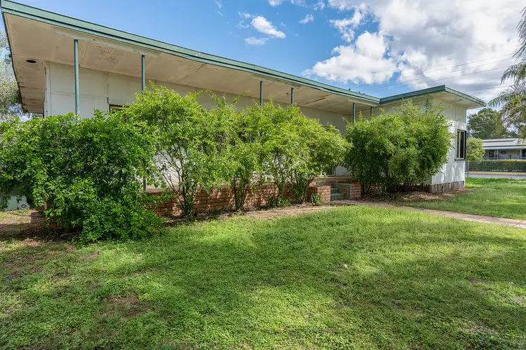 29 Curt Street, Emerald QLD 4720
