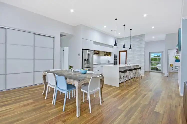 38 North Beach Place, Mudjimba QLD 4564