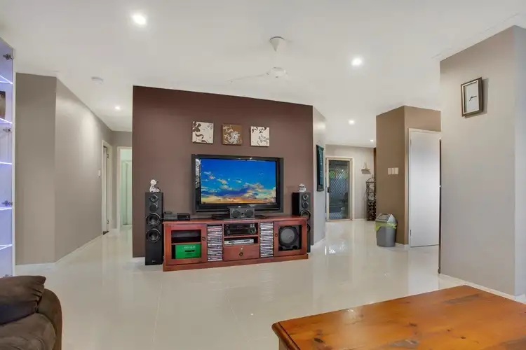 6 Rosewood Court, Landsborough QLD 4550