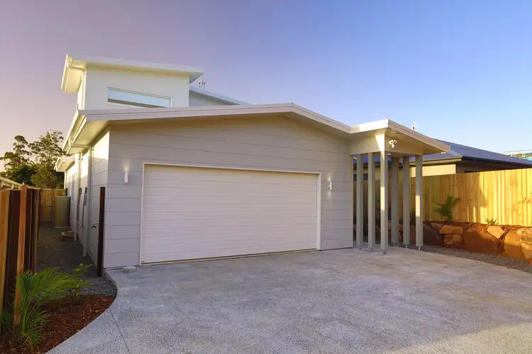 Main view of Homely unit listing, 2/32 Horizon Way, Woombye QLD 4559