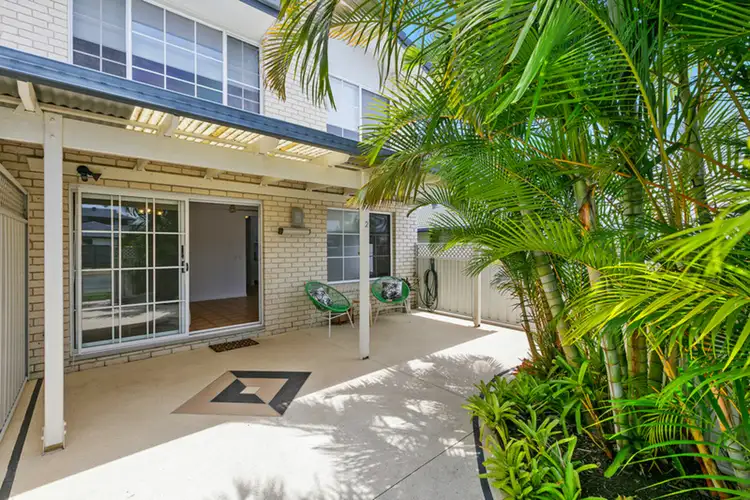 2/24 Carrothool Place, Mooloolaba QLD 4557