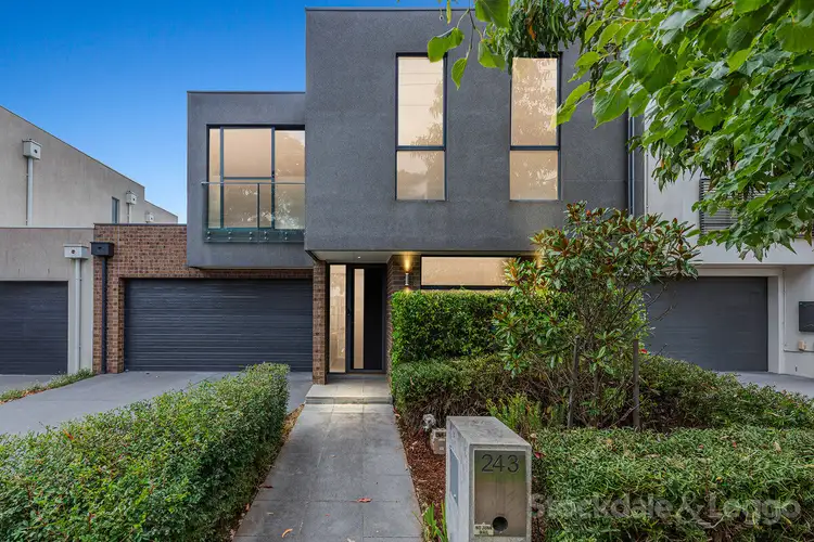 243 Mahoneys Road, Forest Hill VIC 3131