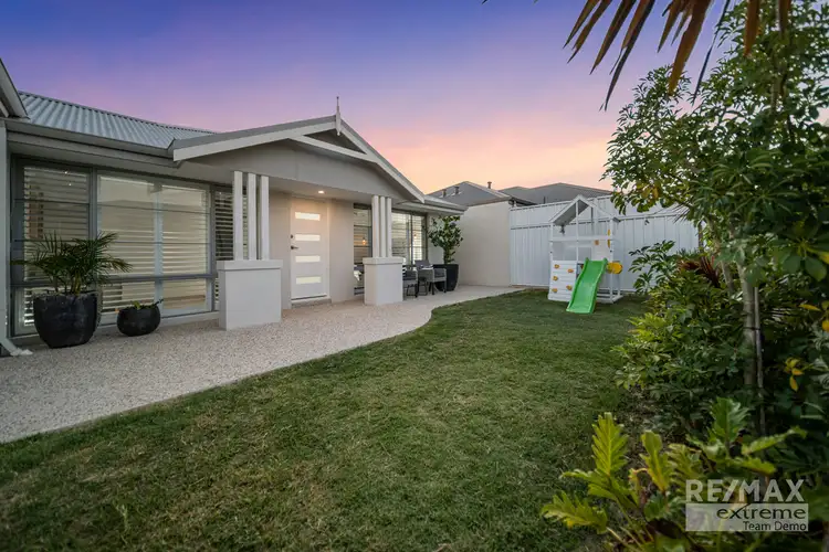 2 Rocklands Loop, Carramar WA 6031