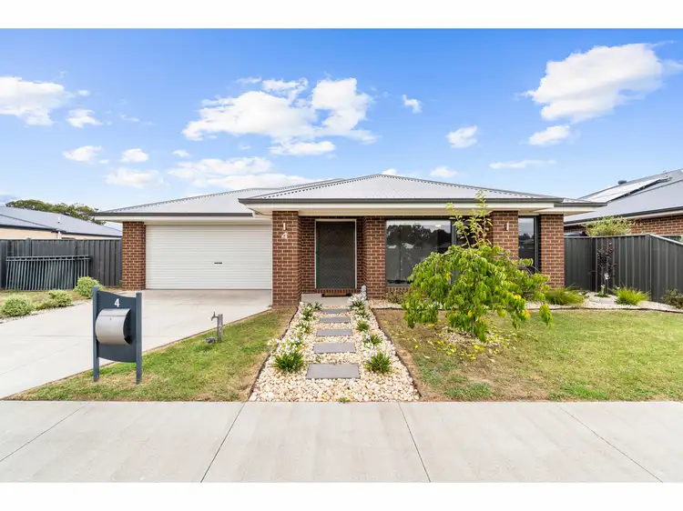 4 Wattlebird Street, Stratford VIC 3862