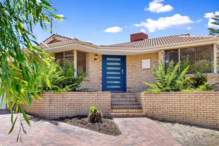16 Dempster Place