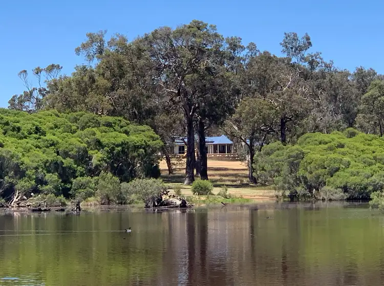 262 Surrey Downs Road, Porongurup WA 6324