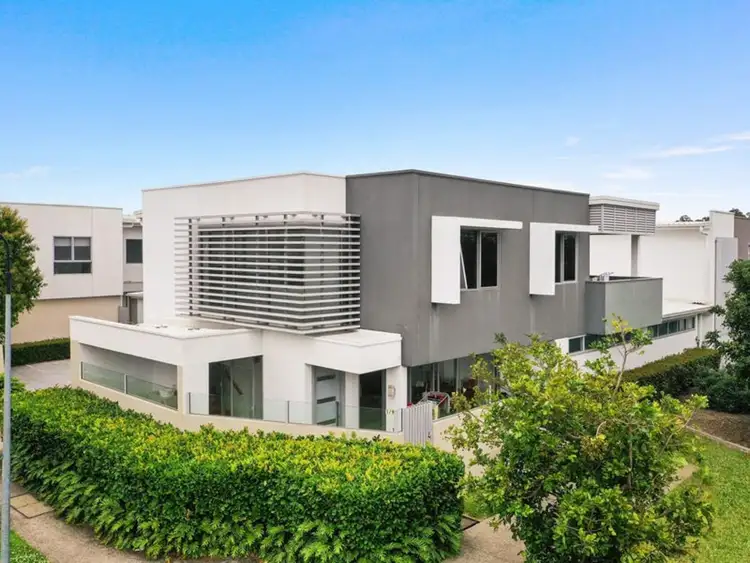 1/9 South Bay Drive, Varsity Lakes QLD 4227