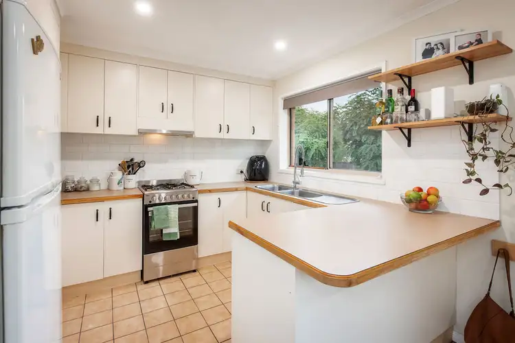 Fifth view of Homely unit listing, 2/6 Eleanore Court, Wodonga VIC 3690