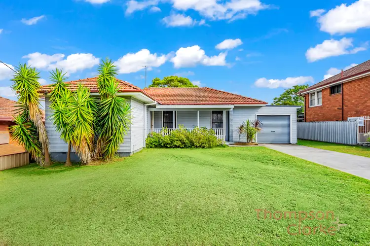 8 Alexandra Avenue, Rutherford NSW 2320